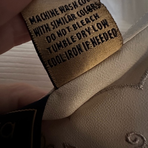 Laura Scott M - Picture 4 of 8